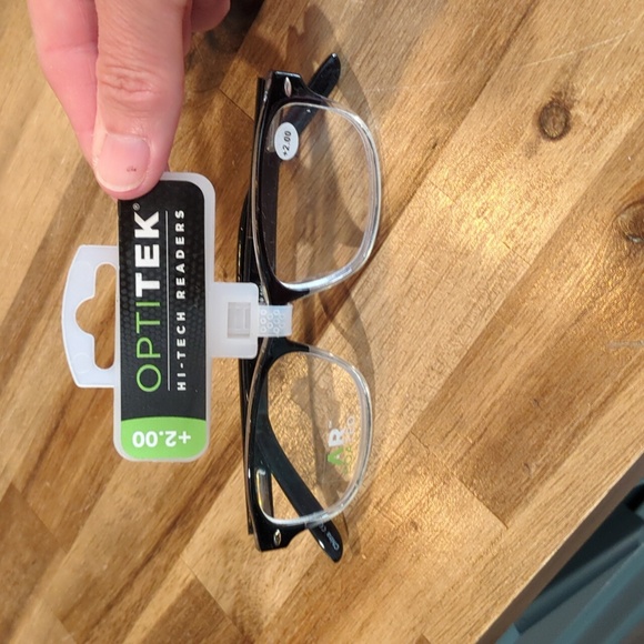 NWT Optitek Hi-Tech readers +2.00 - Picture 4 of 13
